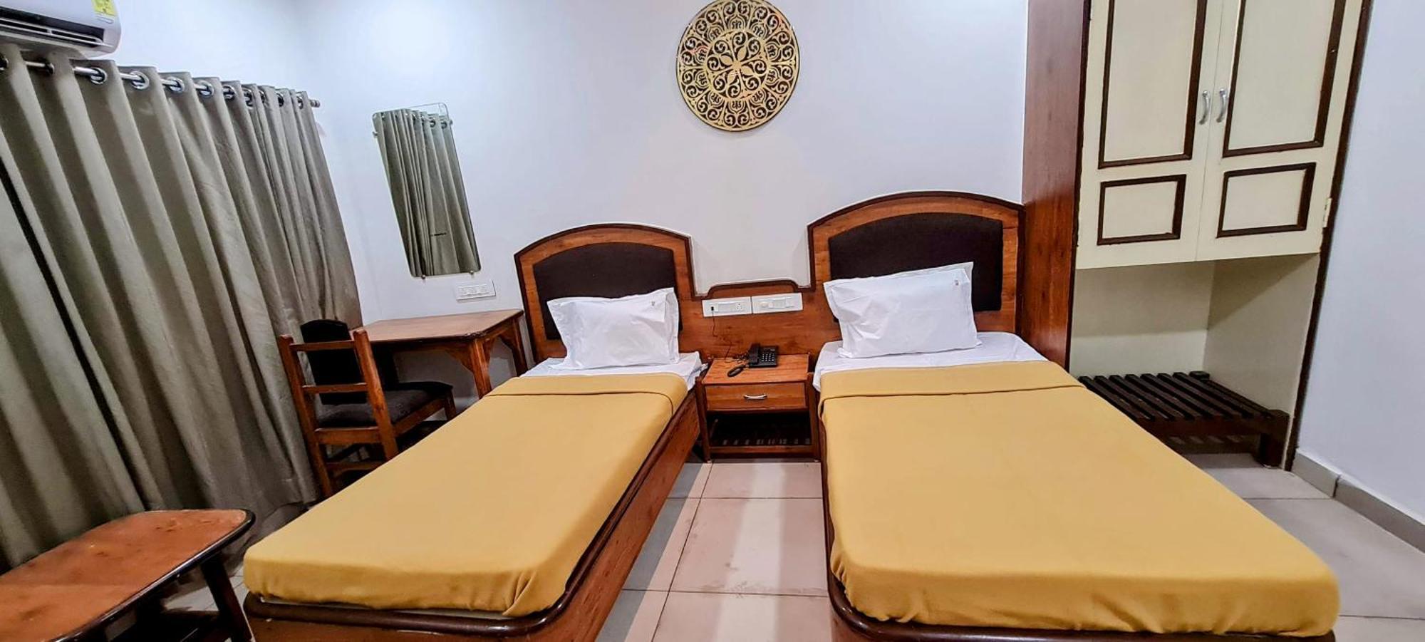 Hotel Tirth Ankleshwar Ngoại thất bức ảnh